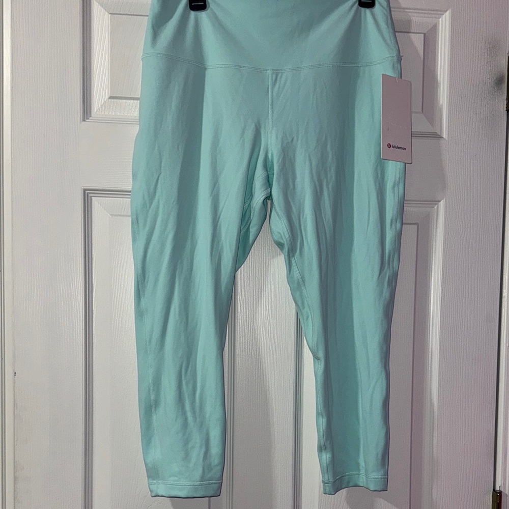 lululemon athletica cropped leggings